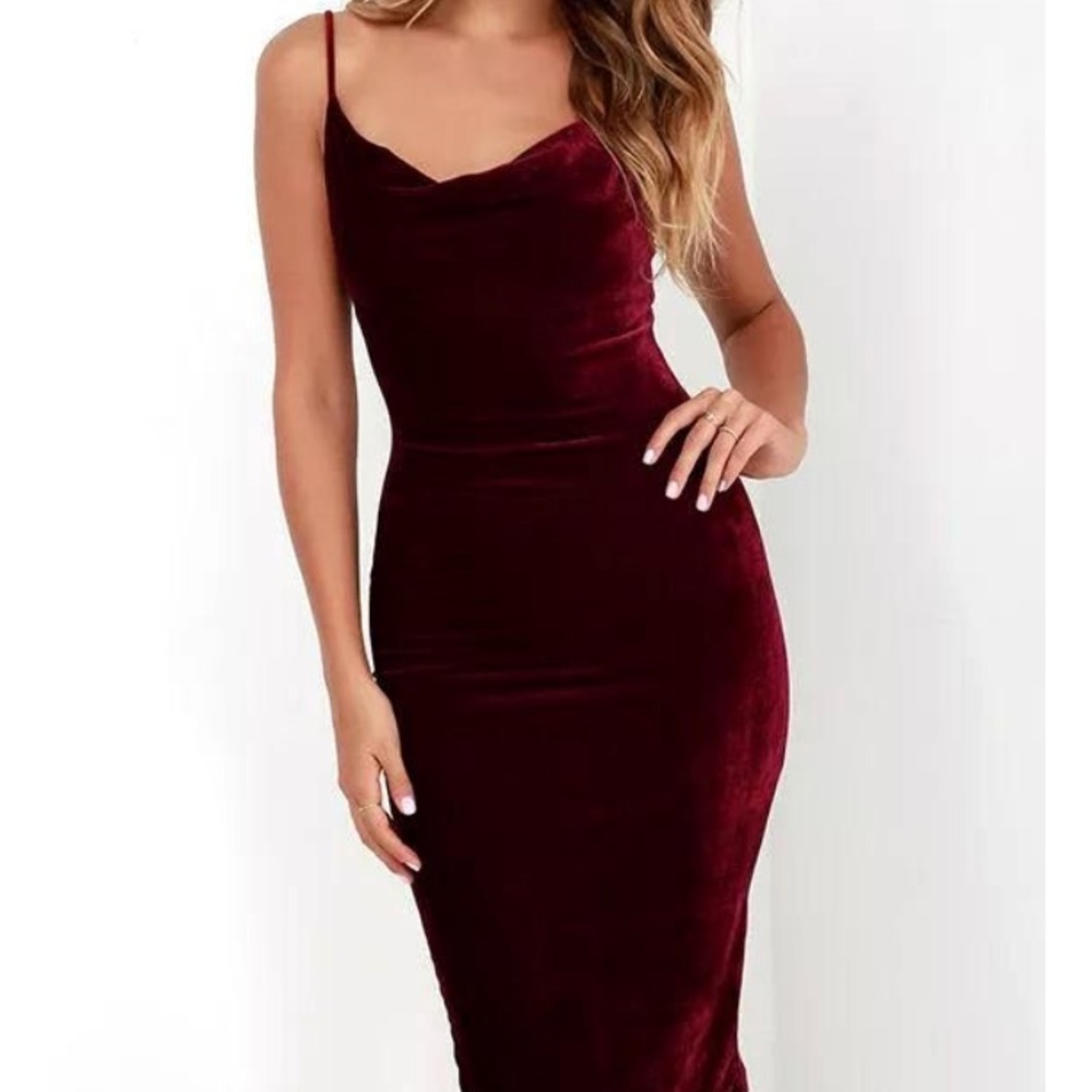 Lulus maroon velvet dress
